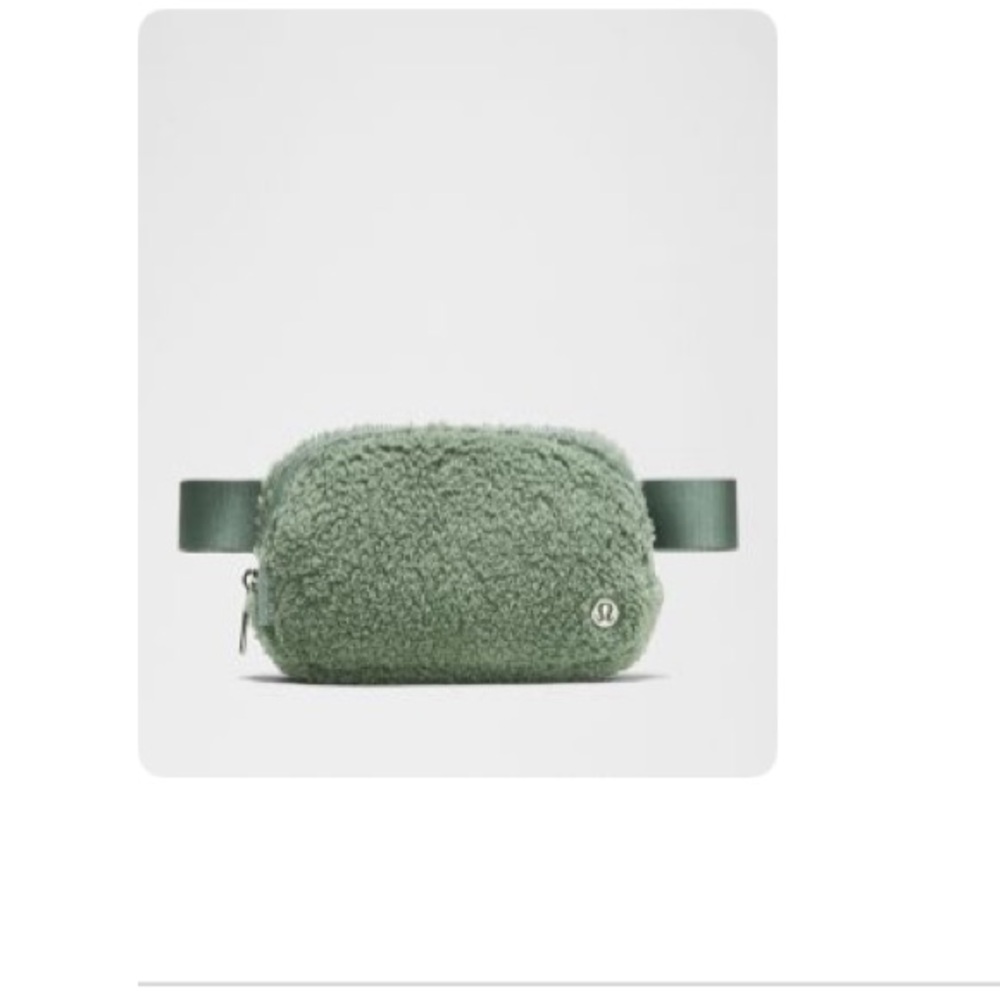 Lululemon Everywhere Fleece Belt Bag Crossover Bag in Gray Eucalyptus/Silver-1L - Picture 3 of 9